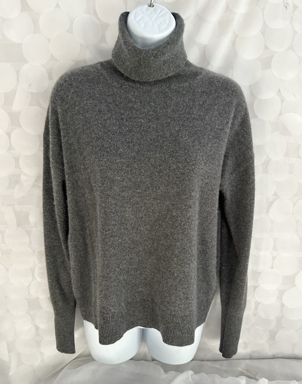 100% Cashmere J. Crew Womans Small Grey Turtleneck Sweater Classic Luxury Preppy